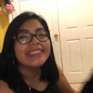 Meet your Posher, Leticia